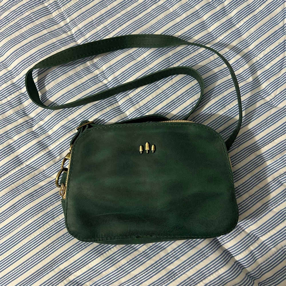 Portland Leather Scarlett Sling Bag ~ Surf ~ Almost Perfect ~ BNNU